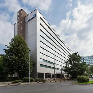 radisson-blu-scandinavia-hotel-dusseldorf.dusseldorf-hotel.net/