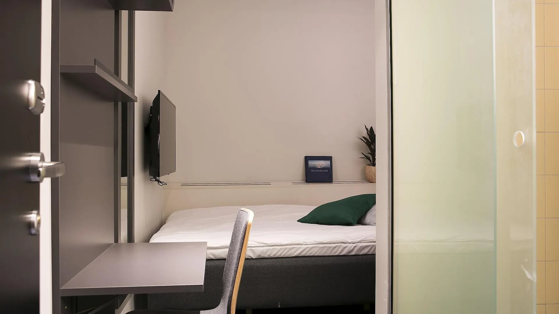 Moment Hotels Malmö 3*,  Suecia