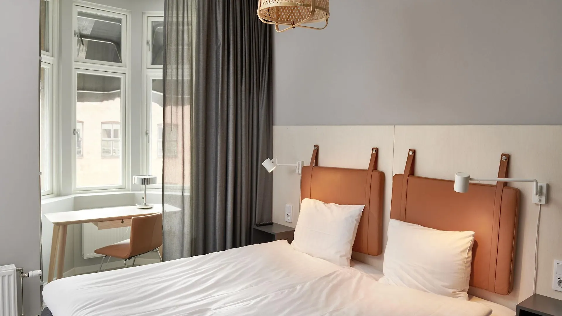 Moment Hotels Malmö 3*,