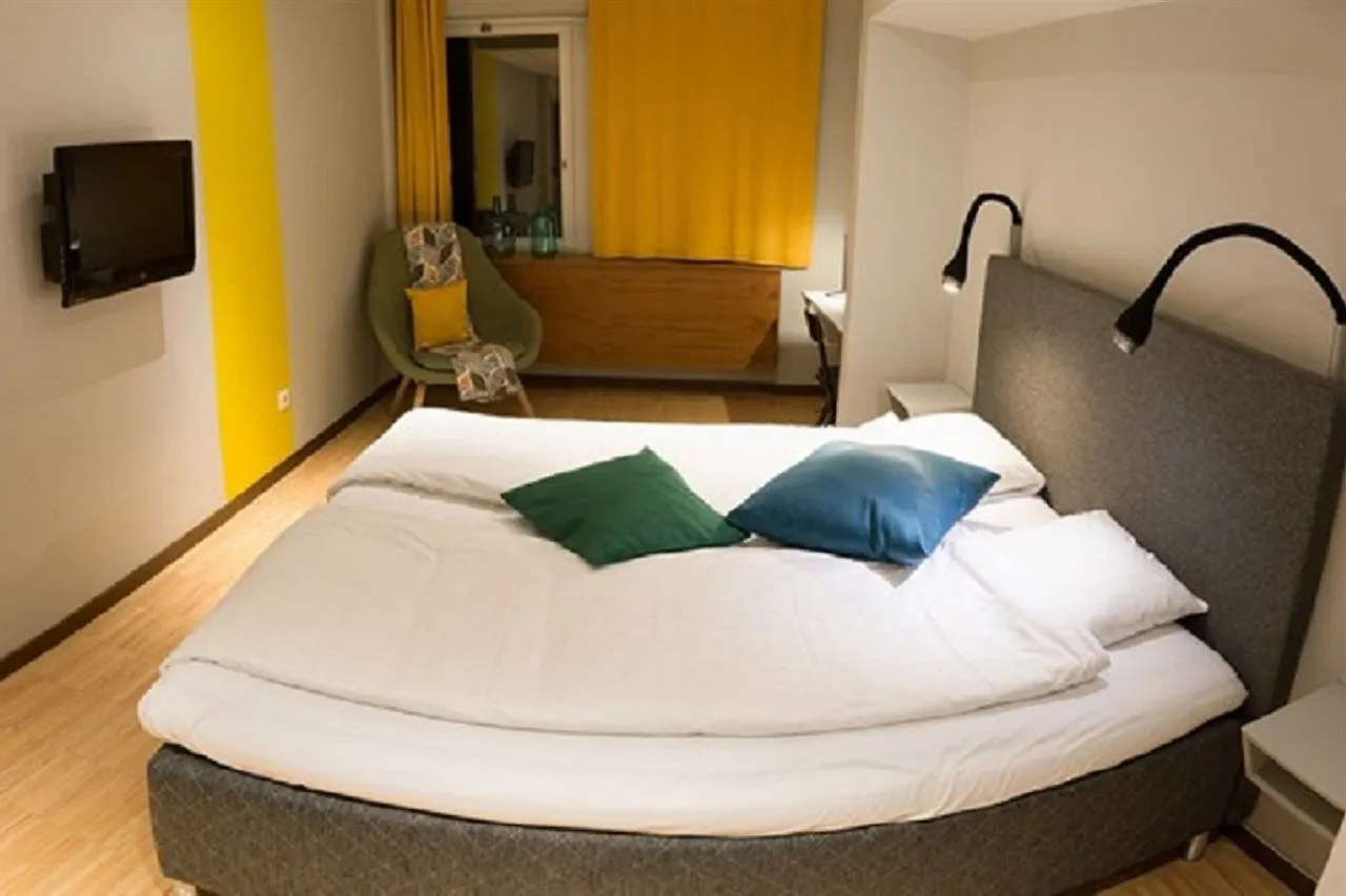 Moment Hotels Malmö 3*,